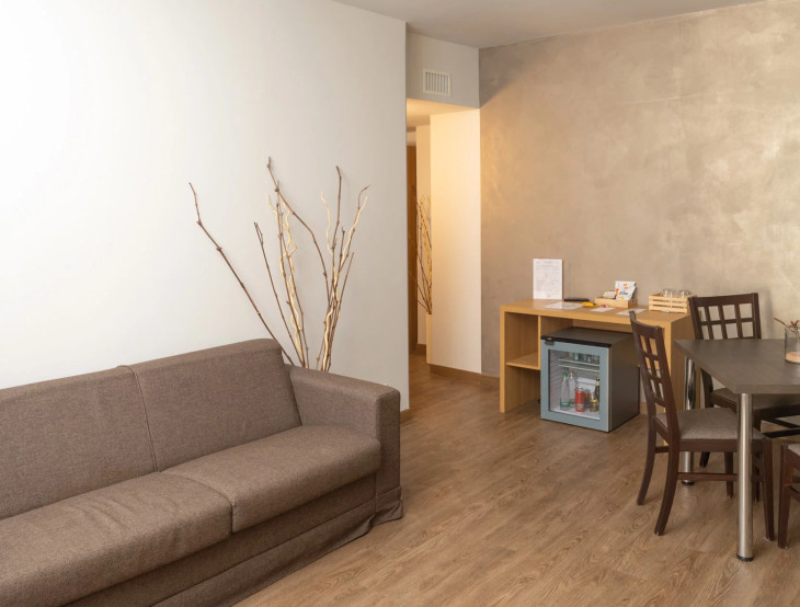 media.Slide-CameraFamily-Parussi2-Le-Torri-Castiglione-Ferretto