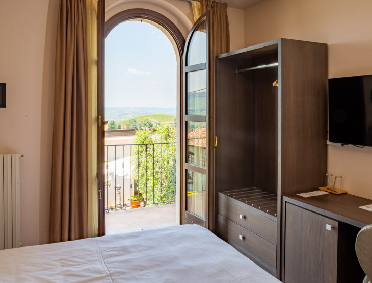 media.Slide-CameraStandard3Le-Torri-Castiglione-Ferretto