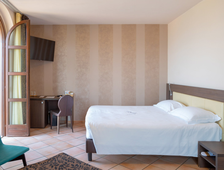 media.Slide-CameraSuperior2-Le-Torri-Castiglione-Ferretto