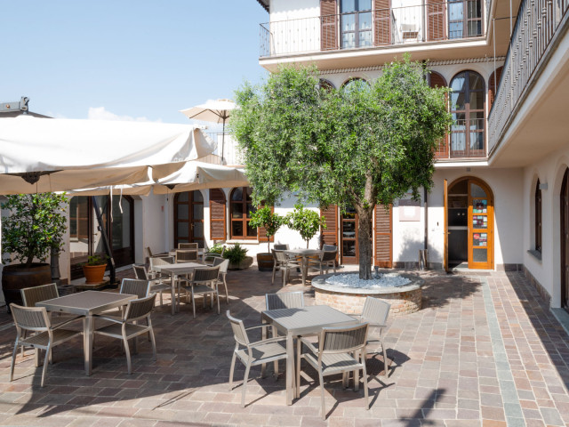 media.Slide-Esterni1Le-Torri-Castiglione-Ferretto